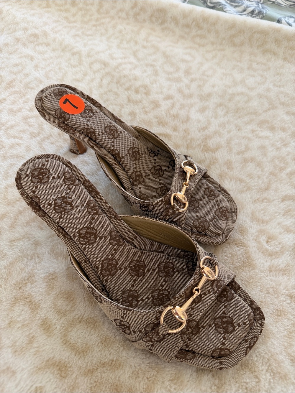 Top Moda Kitten Heel Sandals Size 7 NWT